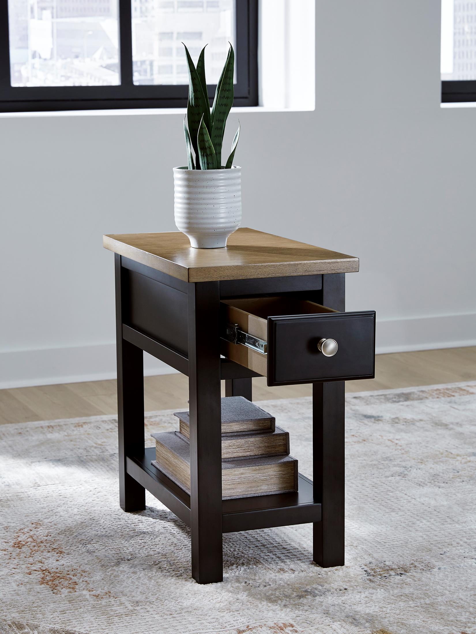 Drazmine Chairside End Table - Indoor