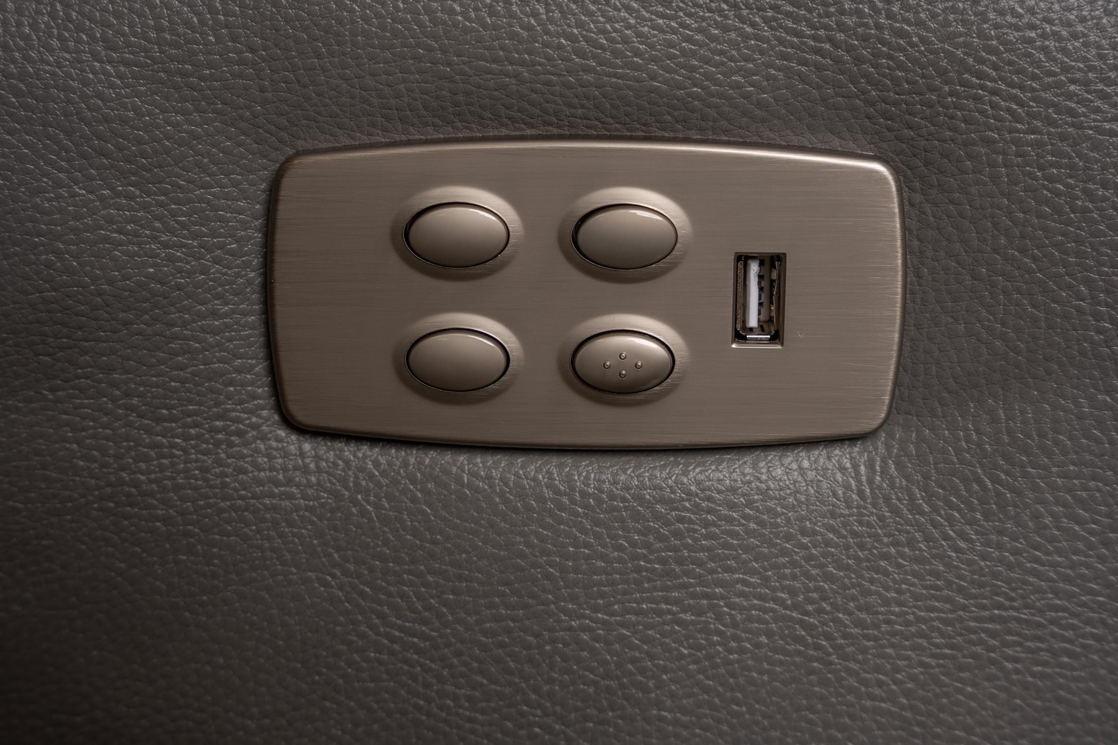 Bozeman Power Console Loveseat with Power Headrest - Leather