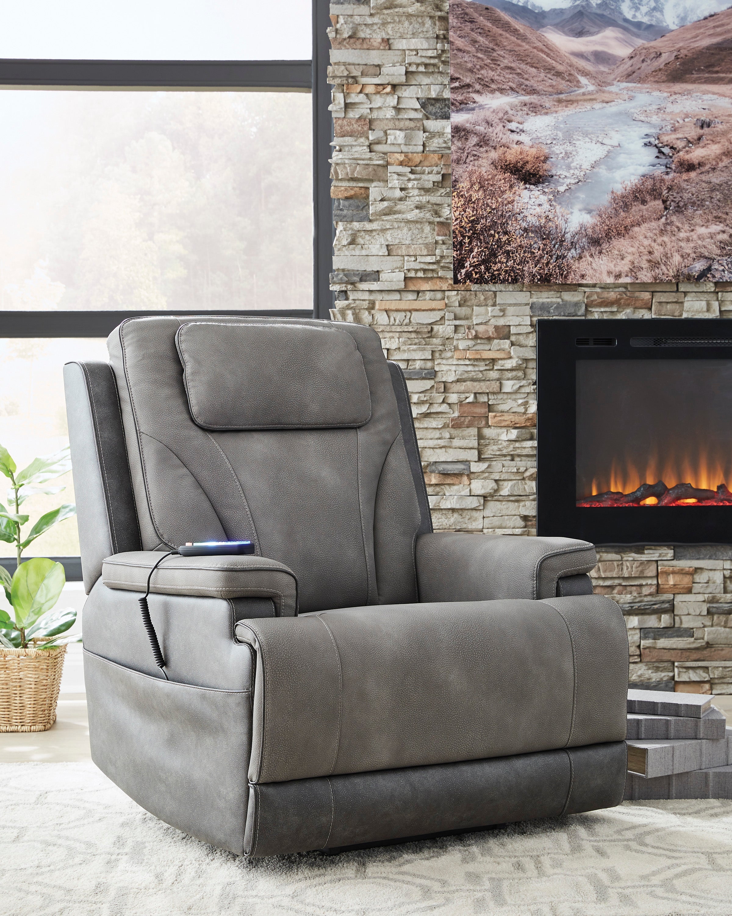 4Z-Serenity Zone Power Lift Recliner - Reclining