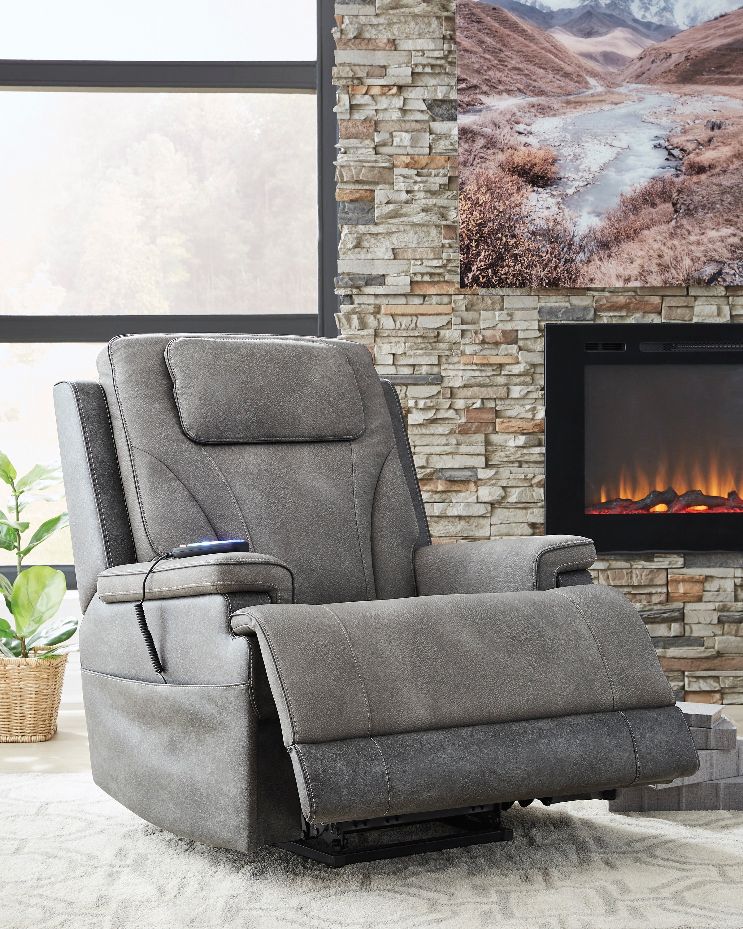 4Z-Serenity Zone Power Lift Recliner - Reclining