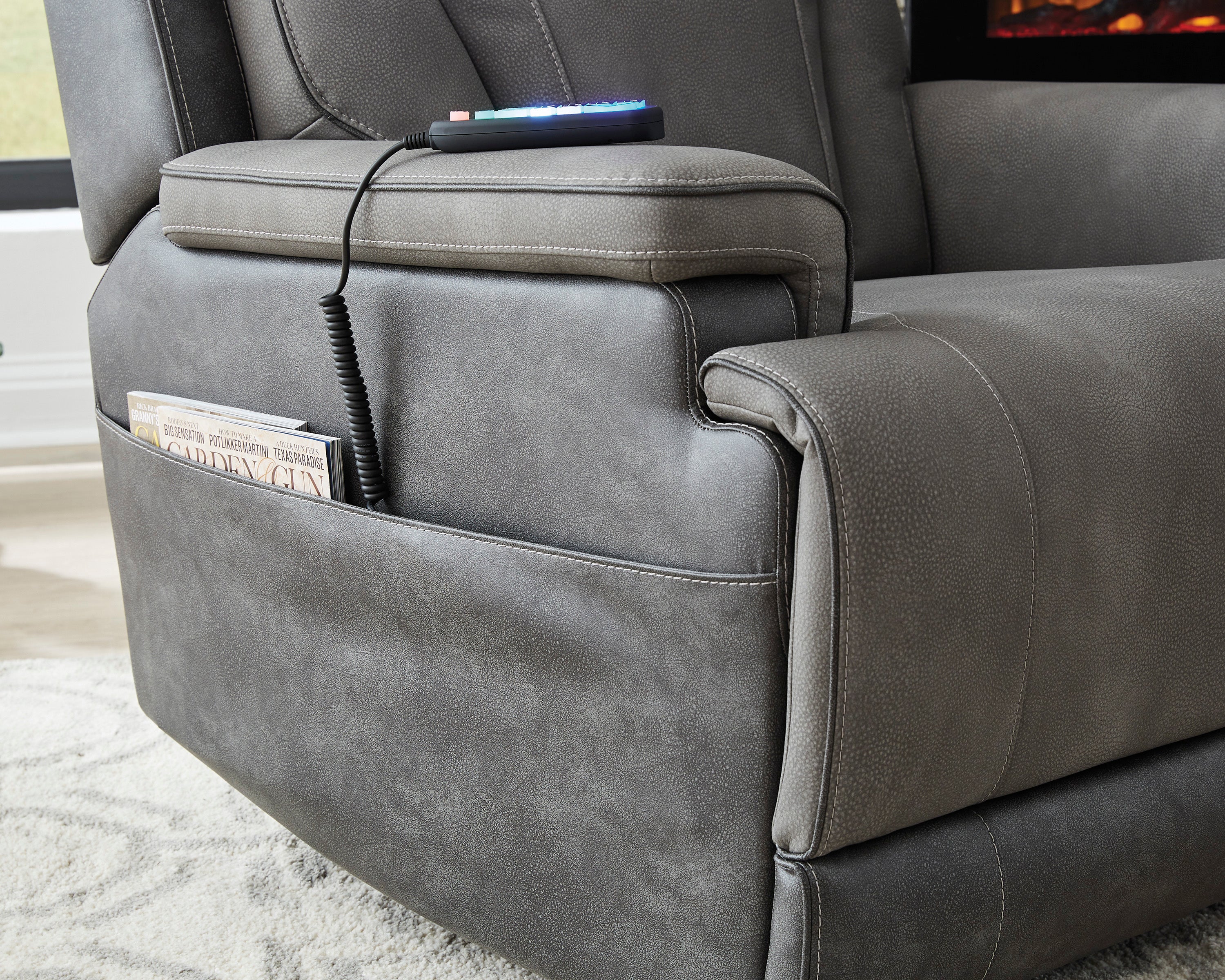4Z-Serenity Zone Power Lift Recliner - Reclining