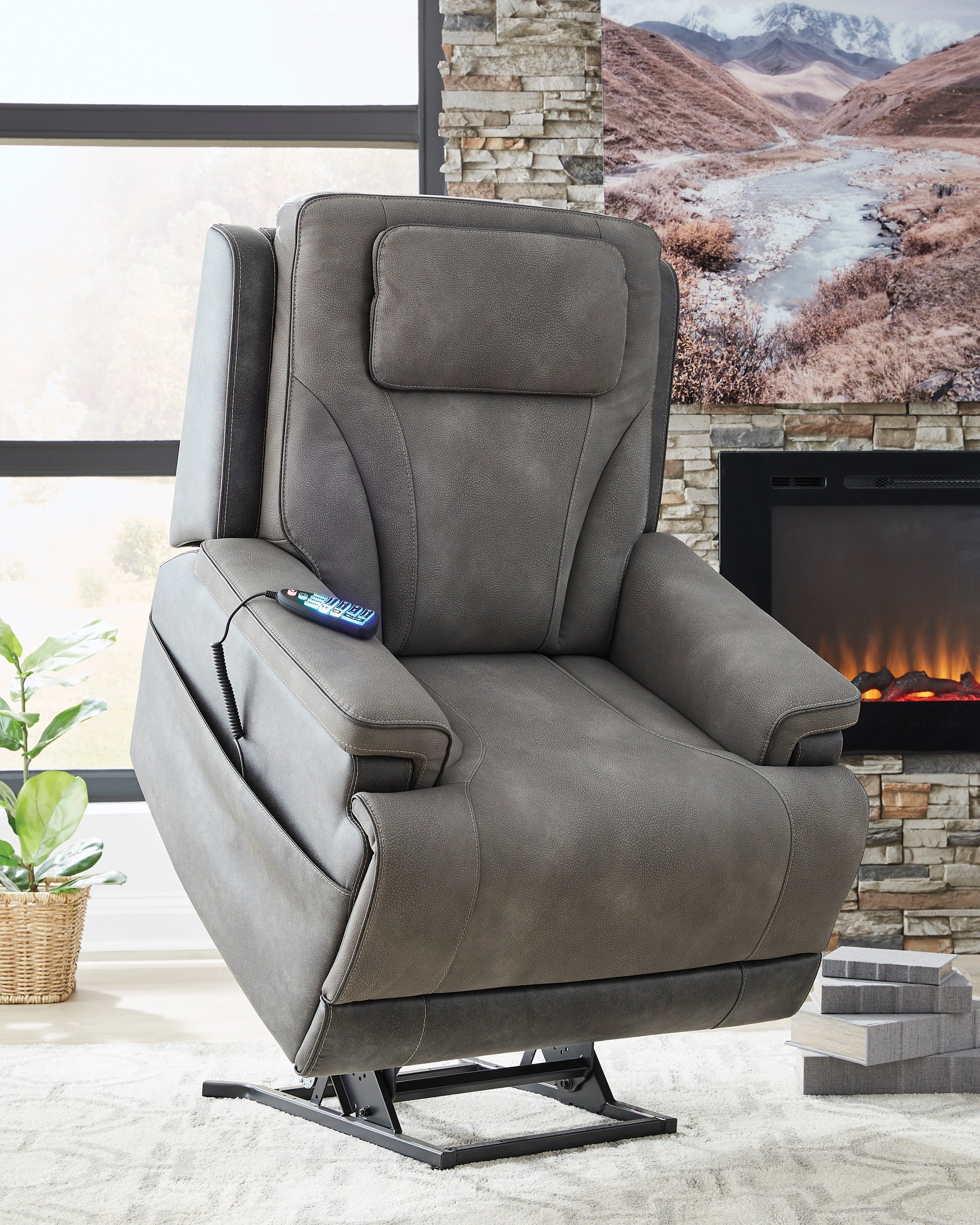 4Z-Serenity Zone Power Lift Recliner - Reclining