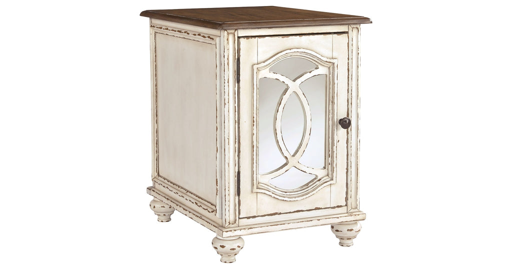 Realyn Chairside End Table - Indoor