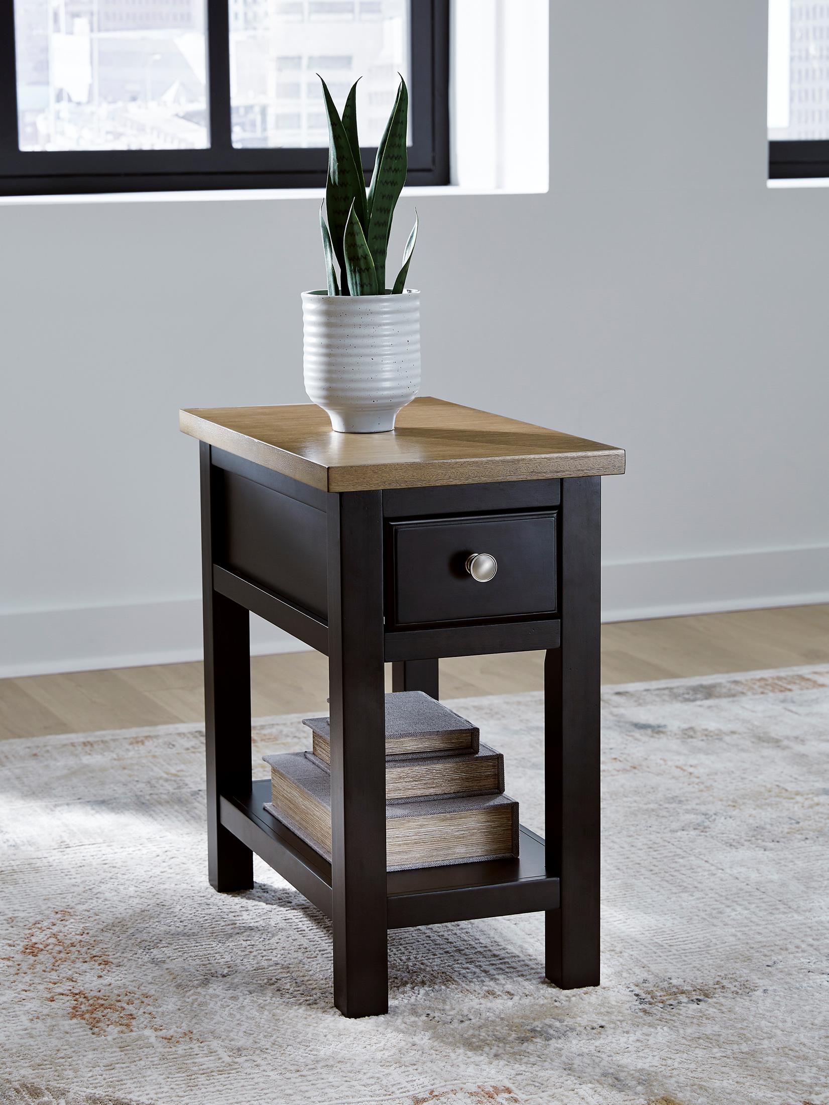 Drazmine Chairside End Table - Indoor