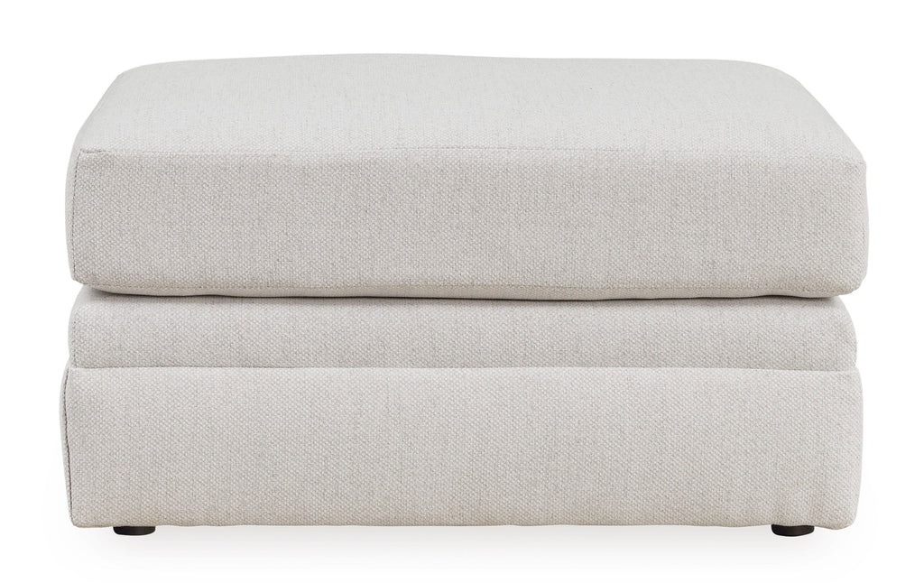Maitelynn Ottoman