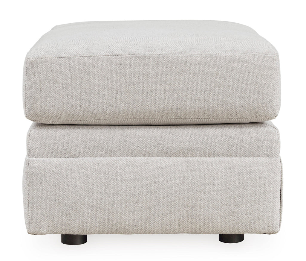 Maitelynn Ottoman
