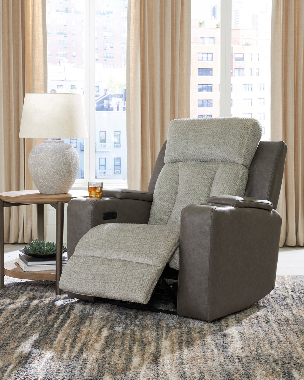 Stately Check Power Recliner