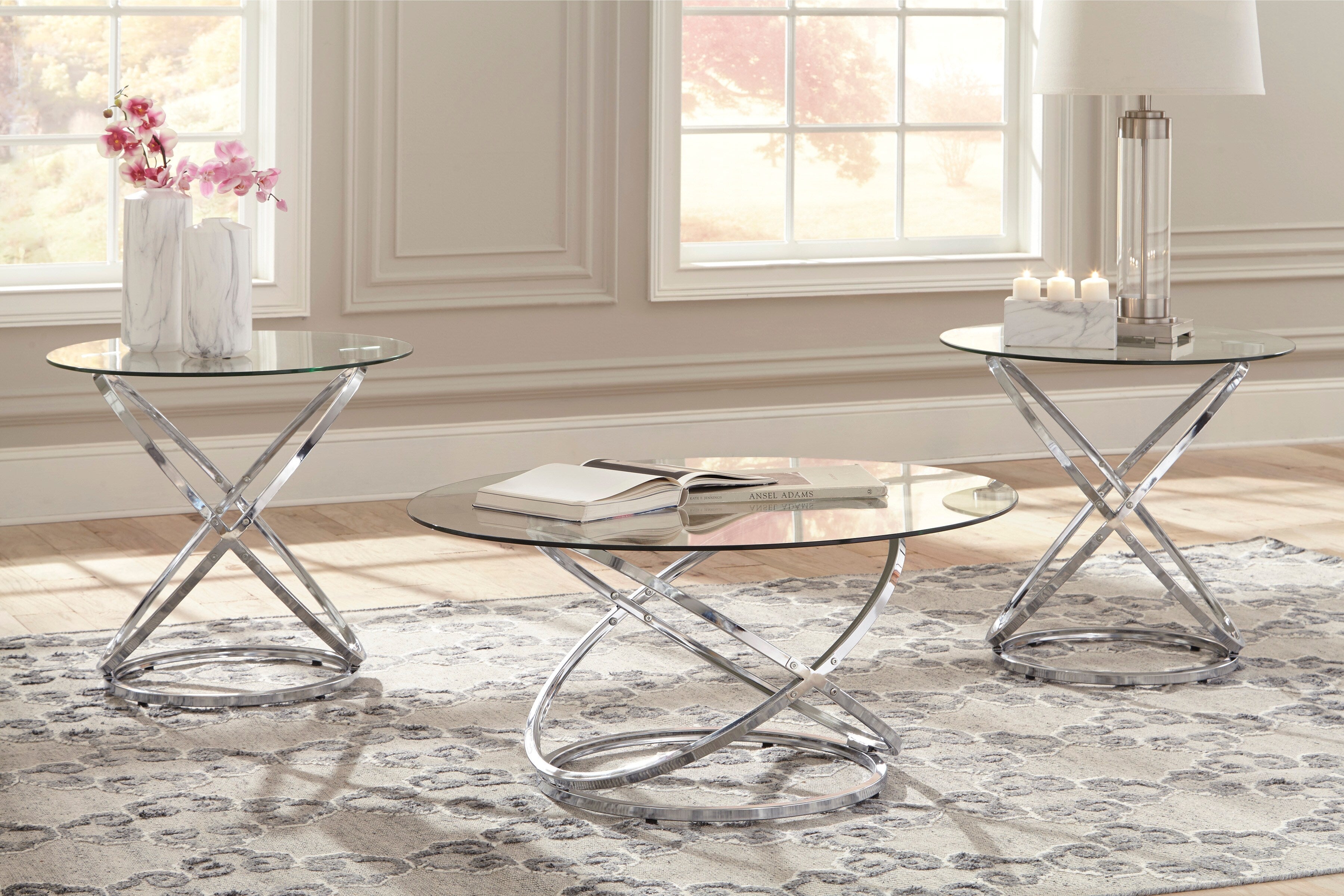 Hollynyx Table Set - Dining Table