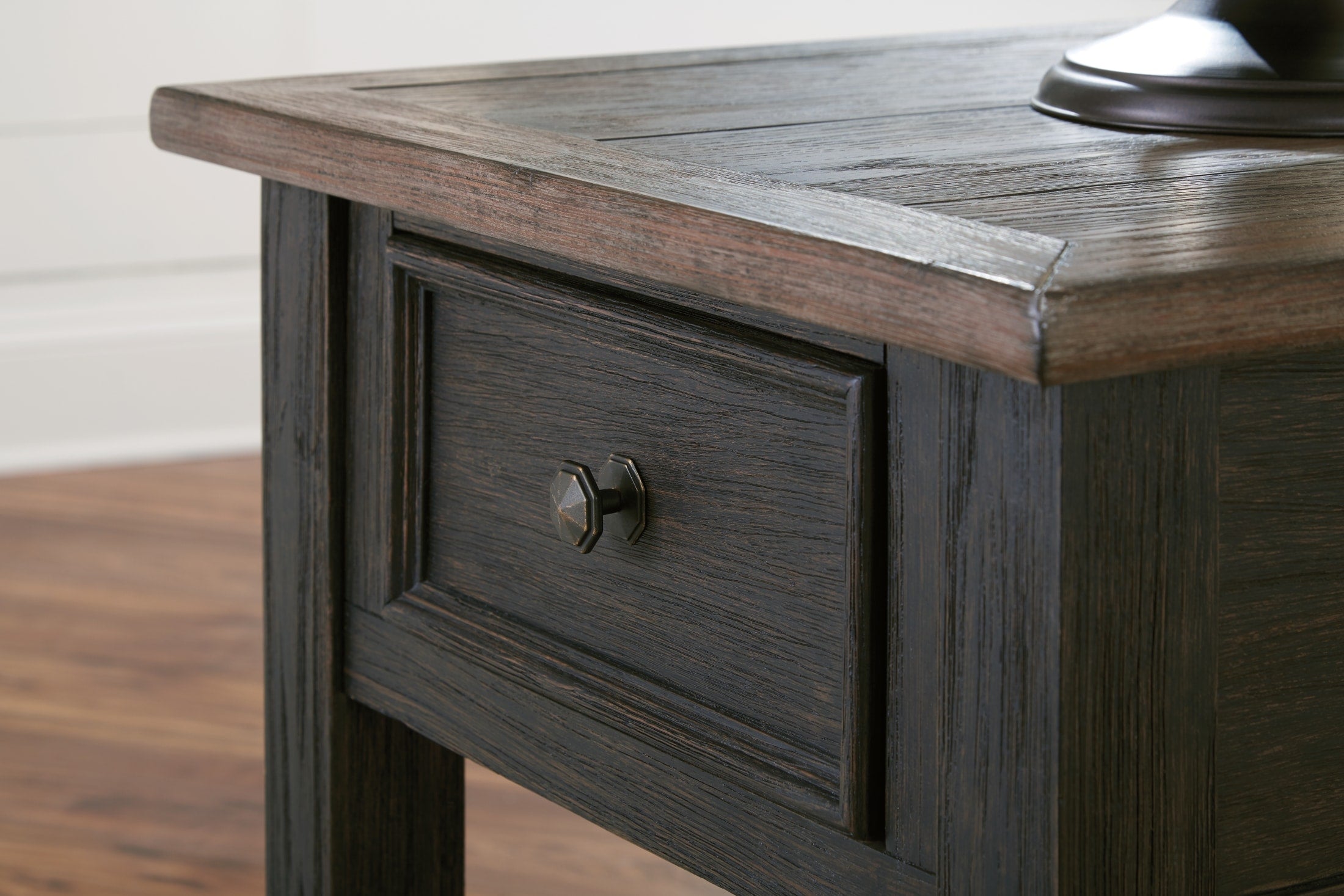 Tyler Creek End Table - Indoor