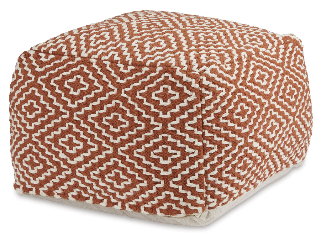 Brynnsen Pouf - Decor