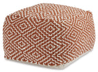 Brynnsen Pouf - Decor