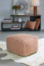 Brynnsen Pouf - Decor