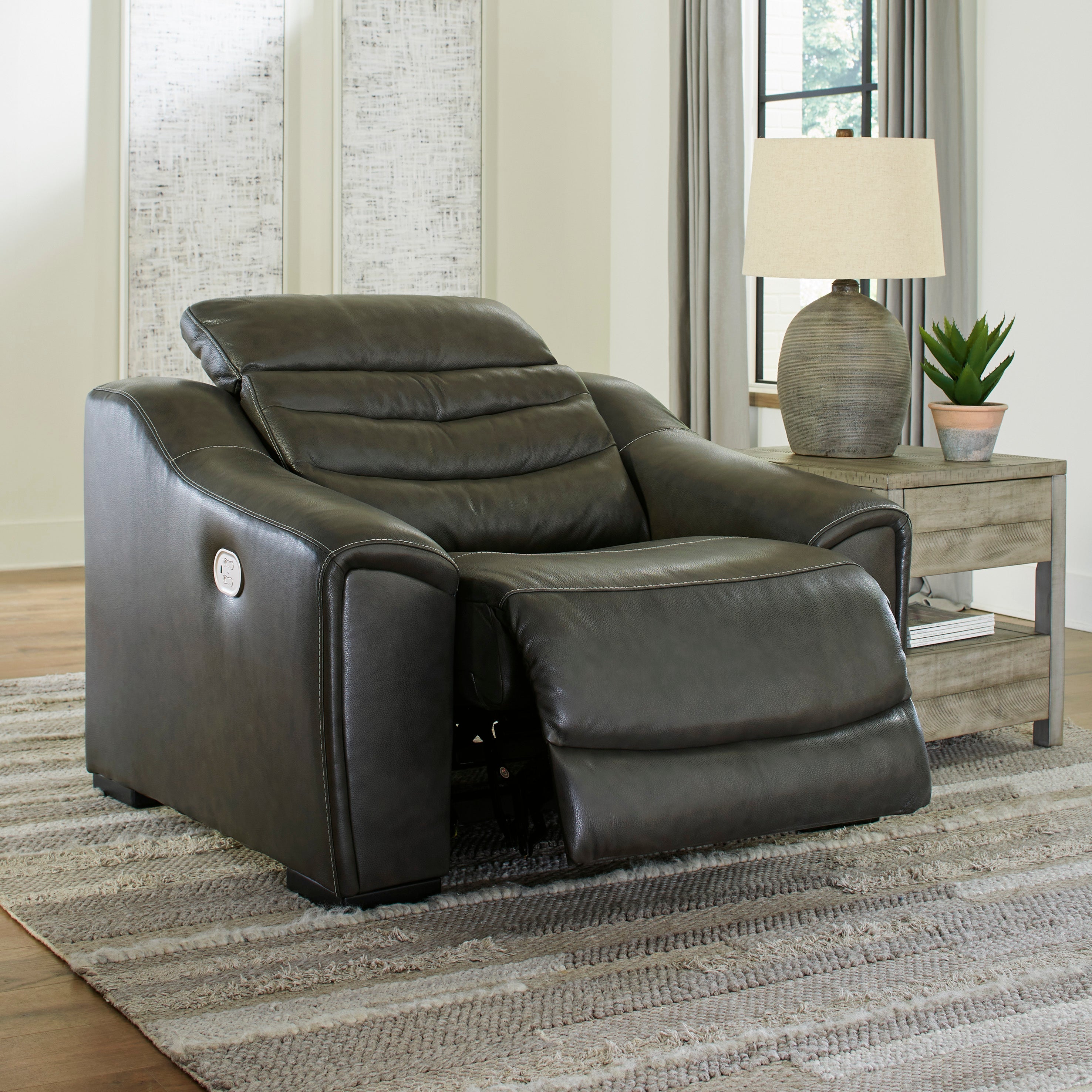 Center Line Power Recliner - Reclining