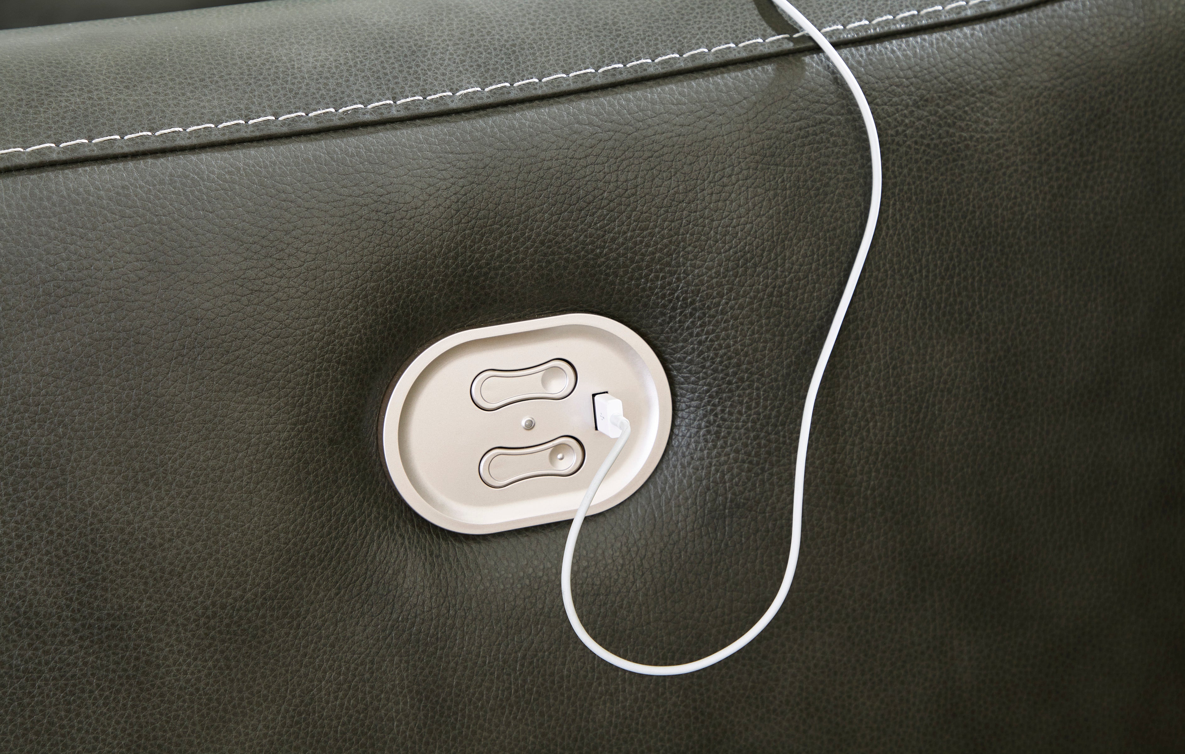 Center Line Power Recliner - Reclining