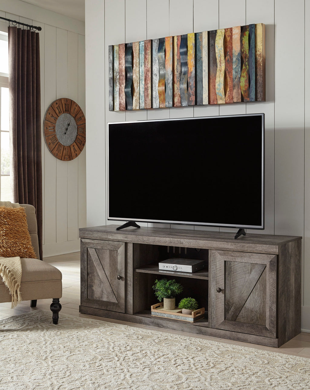 Wynnlow TV Stand - Indoor